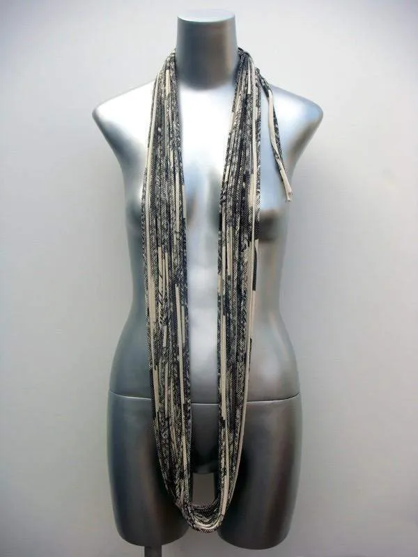 Necklush Infinity Scarf / Cream White & Black / Unisex